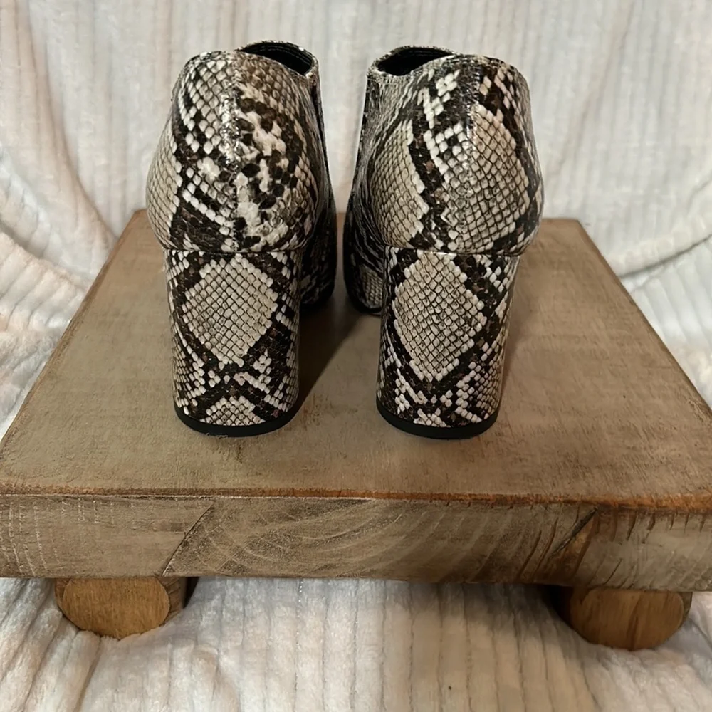 Michael by Michael Shannon Griffyn Snake Zip Side Booties Size-6.5 - Picture 4 of 6